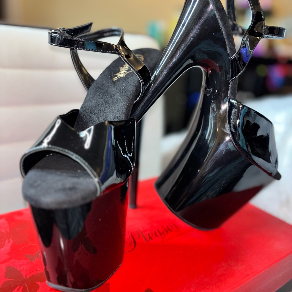 Pleaser Shiny Black Platform Heels